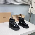 高品质出厂平底 ！厚底 ！！小众潮牌INUIKIl24ss秋冬专柜最新休闲时装羊毛雪地靴！独家款顶级货！强烈推荐！时尚百搭又保暖的一款靴子！而且不容易撞款哦！今