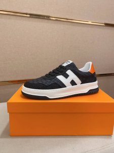 出厂价p Hermes 原单版本 爱马仕；顶级代购男士最新专柜同步发售，意大利进口原版▲▲牛皮▲▲ 凸显高端 贵气 档次 做工考究 意大利进口水染羊皮内里 鞋底