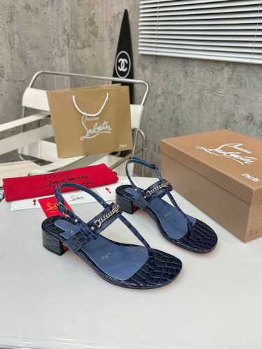 胶底 真皮底 顶级版本 独家定制代购级⑤个颜色供选择。重磅推出 Christian Louboutin CL 标识设计 红底鞋最新走秀款 简称CL 红底鞋 T台