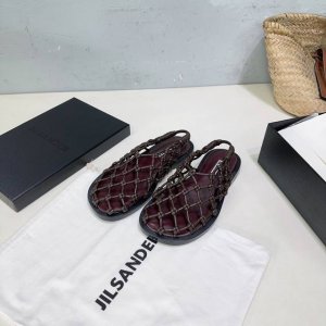 高品质出厂 ！小众潮牌Jilsander 吉尔桑达25春夏新款简易编织绳结镂空平底凉鞋单鞋！ 眼前一亮的款式 夏日氛围浓厚 软糯的皮子穿起来更显高贵 简约时髦的