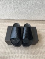 Uma Wang经典款复古做旧 懒人凉拖 专柜一上全部断货 难买程度堪比Guidi稀有，超级软上脚超级舒服，还特别减龄，浓浓的芭蕾舞艺术气息，仙气十足 强推 U