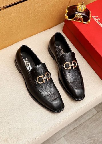 商品商标：Ferragamo 菲拉格慕 休闲皮鞋 正码码数: 38-44 45.46订制 商品材料：精选 进口头层小牛皮压花鞋面+奢华五金扣，进口水染牛皮内里。