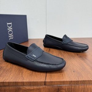Dior 迪奥 Dior Odeon便鞋 粒面牛皮 绒面牛皮 荔枝纹牛皮多重风格可选！延续经典豆豆鞋设计风格，皮革与扣带的经典搭配，紧致皮革制作，彰显优雅气质！