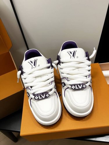 冲量价: 顶级代购版本 情侣款 lv 路易威登Diy饰扣运动鞋板鞋 l家 春夏秀场推出 Lv Runner Tatic 运动鞋 驴牌 老爹鞋 复古跑鞋 继Lv