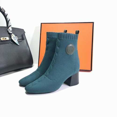 冲量价: 真皮底 Hermes 最新款袜子靴 可以说这是本季H家最年轻的一款单品了！好鞋细节最重要，做到极致完美！ 爱马仕的品质是我们一直的追求！我们将不断的去