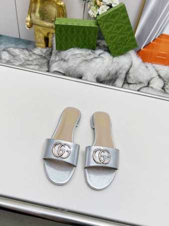 出厂价:橡胶底 顶级版本真皮大底 Gucci 古驰5春夏新款双G饰扣圆头平底粗跟拖鞋，这G家系列拖鞋太好看了，高端必入款～ 双G Logo上脚太好看了，气质款！ - 点击图像关闭
