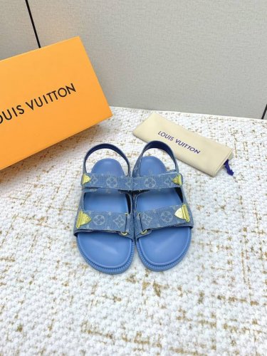 出厂 高版本 Louis Vuitton 路易威登 最新时尚休闲半凉鞋～代购级当季最新潮品 众多博主纷纷种草，入购原版开模定制 镂空组合设计与应用语言学硕士专业