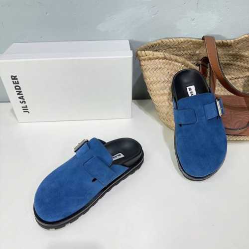 高品质出厂380！小众潮牌Jilsander 吉尔桑达～24春夏新款简易博肯包头半拖凉鞋！最新最火爆单品这个鞋子看着平平无奇但是上脚越看越顺眼，看起来蠢萌的鞋型