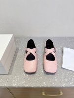 The Row 小众潮牌 25Ss春夏新品 鸵鸟纹 玛丽珍 小方头 单鞋 可可爱爱 极简风 质感皮革细腻高级 圆润鞋型 一脚蹬设计 随性又自在 鞋面 采用原版进
