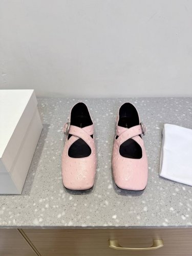 The Row 小众潮牌 25Ss春夏新品 鸵鸟纹 玛丽珍 小方头 单鞋 可可爱爱 极简风 质感皮革细腻高级 圆润鞋型 一脚蹬设计 随性又自在 鞋面 采用原版进