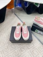 出厂价P P340 Chanel香奈儿隐藏中古款帆布鞋 Vintage感满满，中古复刻款Get啦～帆布鞋适配春夏，黑白拼接就很Chanel。配合袜子就很复古学院