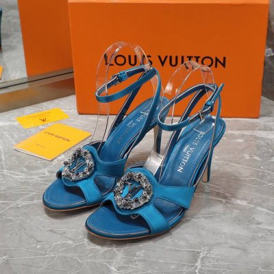 工厂价 Louis Vuitton 路易威登 2024年新款凉鞋 鞋面：真丝 内里：羊皮 鞋底：意大利真皮大底 跟高：9Cm 码数：35-40