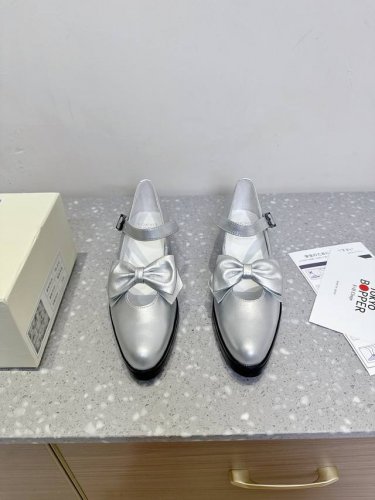 tokyo Bopper 小众潮牌 25Ss春夏新款尖头 玛丽珍 小皮鞋 真的的美死了！新款小众品牌，每一个颜色都很好看 经典的花朵设计，具有独特的设计 每一双