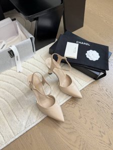 chanel 25C新款玛丽珍尖头单鞋 绝美玛丽珍系列很难不爱 鞋面真丝 内里羊皮 真皮大底 Size:35-39 其他码数定做