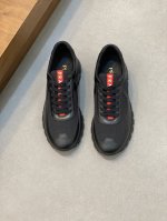 顶级代购 普 炸街男神新品来袭，超人气爆款专柜新款，原厂配置意大利进口牛皮面料，高品质复杂拼接工艺，经典的外观搭配新底更加潮达人，进口牛皮内里垫，透气舒适，鞋底