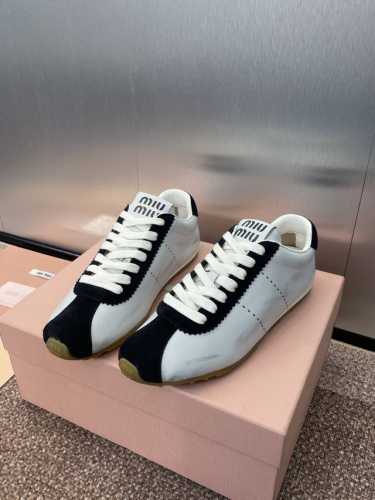 工厂价 Miumiu 2024高定系列走秀新款系带休闲运动女鞋 缪缪明星同款字母logo圆头拼色阿甘跑鞋材质:鞋面进口小牛皮 进口羊猄皮+水染羊皮内里+原版开模