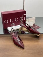 2025蛇年新年甄选G家新款GUcc字母扣L O G O链条高跟凉鞋猫跟鞋 蛇年限定 出厂价 顶级版本、欢迎比对. 原版1:1复刻注意原版内里、灵蛇印刷垫脚市面