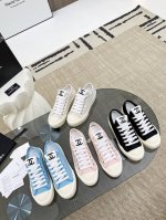 CHANEL 2024早春新款 网红爆款中古厚底帆布鞋太有范儿了 复古coco女鞋.一直以来异常的盛行. 这款致敬经典系列！ 上脚超好看～潮人必备时尚单品！ 鞋