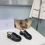 高品质出厂 ！小众潮牌MaisonMargiela马吉拉 MM6 出勃肯拖啦！25春意新款火爆来袭！轻便厚底凉鞋！太香了，靓丽多彩少女感扑面而来！不容错过的时尚