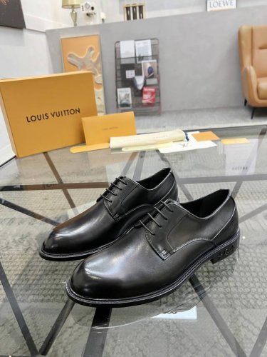 L 顶级代购 路 炸街男神休闲真皮底皮鞋系列专柜同步发售原厂配置 意大利进口原版牛皮面料 透气舒适进口水染牛里垫 鞋底 士原厂特供原版底超级舒适 原厂跟单货 高