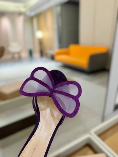 价格P： {拖鞋系} Gianvito Rossi 2025 这款高跟拖鞋 极简主义的 Elle、Gianvito Rossi 秉承了其传统意大利工艺，专注精巧