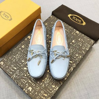 Tods 经典豆豆鞋女鞋 官网同步 进口磨砂皮水染牛皮里 上脚舒适 高端细节做工。 深蓝色，尺码35-40。。。