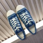 gucci 丹宁帆布鞋 春夏季最热门牛仔帐布鞋 休闲平板鞋 面料 丹宁牛仔帆布面 经典双G老花布面 内里 透气布内里 中间层贴pu皮 里外布面都不会皱 大底 原