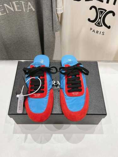 高版本出厂 半托 Prada*普拉达P家25ssfw～new新款绑带休闲鞋，低调奢华懒人鞋，富人的不二选择！软胶底素有踩云感之称～舒适度百分百细腻反绒皮鞋面，鞋