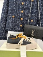 厂价 Marni｜玛尼经典双鞋带厚底大头鞋 鞋型整体特别简洁还复古 配色干净不过时 是一双舒适和质感并存的小白鞋 上脚有多舒服谁穿谁知道 超级百搭 ！ 衣服怎么
