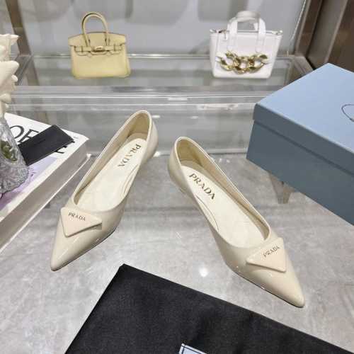 出厂价P PRADA 2024普拉达春夏新品，实力来袭！时髦百搭nice单品，意大利专柜代购原版鞋开发，1比1照足原味复刻。今年的主题就是不被定义 通过简单简洁