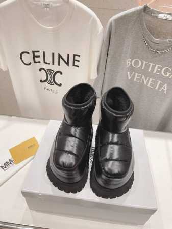 高版本出厂 MM6马吉拉厚底面包靴雪地靴 Maison Margiela 大热时尚风 慵懒风系列 粉色Mm6 Maison Margiela的实验性从功能主义的 - 点击图像关闭