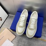 出厂价 顶级品质 Stuart Weitzman高版本SW低帮休闲运动鞋华丽焕新经典系带款小白鞋，全新上线 恩缇韦曼专门为女性量身打造定制鞋楦，致力于为每一位现