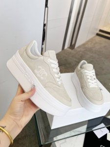 celine赛琳 Block Triomphe牛皮革坡跟运动鞋厚底 小白鞋 鞋后帮和侧面压印Celine标志厚底面包鞋 2025春夏新款 凯旋门徽标系带 简单舒