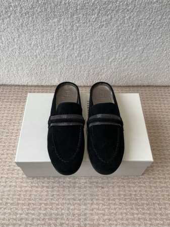 Brunello Cucinelli 新款拖鞋 春夏新款 又不喜欢那个牌子的来 珠链设计一眼Bc 不烂大街 好穿好搭 时髦有型 bc很有品味 配上一双袜子穿也很 - 点击图像关闭