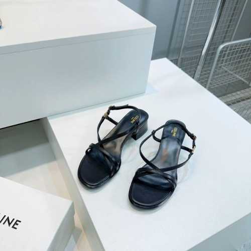 高品质出厂 ！顶级品质Celine赛琳25春夏新款凯旋门五金扣简易粗跟带子小凉鞋~~凯旋门五金扣饰凉鞋！ 百搭M多裙子 裤子，网红搭配不同颜色袜子穿也超级洋气
