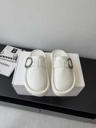 女款 男款 Alexander Mcqueen 25Ss春夏新款复古大头包头拖 勃肯拖 第一眼看到这个鞋子感觉不起眼，没有过多的装饰很简单 但带有点复古味呆萌可 - 点击图像关闭