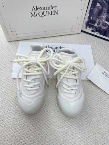ALEXANDER MCQUEEN 亚历山大 麦昆 24ss 秋冬最新 Flexion系列 情侣款 复古 休闲 运动鞋 原版购入开发 做货 这款Flexion