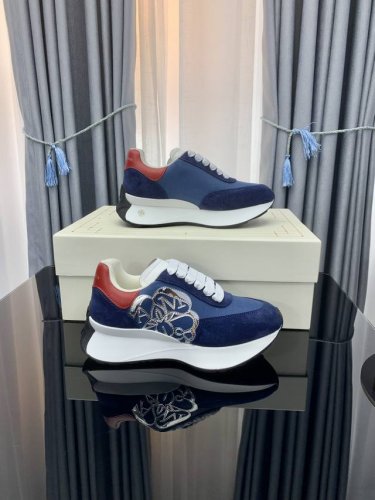 顶级版本，情侣码35-44 Alexander Mcqueen 亚历山大.麦昆 早春新款Sprint运动跑步老爹鞋 顶级版本 Sprint Runner 采用了