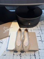 cl X Maison Margiel* 25Ss分趾平底单鞋 maison Margiela 与 Christian Louboutin 推出首个联名鞋履系列