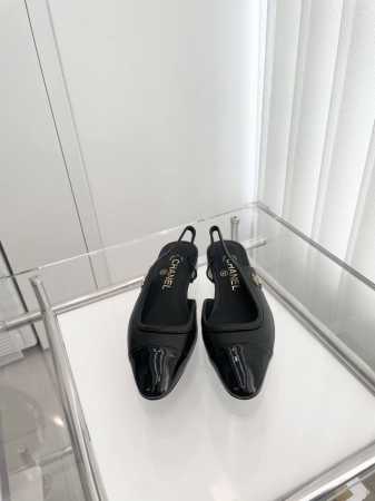 小香2024夏季新品 ～～～小香新款凉鞋！同原版1：1复制！非市场普通版本。 面料：羊皮 内里：羊皮 跟高：1.8cm 大底：意大利皮底 码数：35-39 40 - 点击图像关闭
