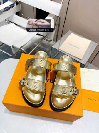 P350 顶奢版本223 Lv专柜主打 路易威登 春夏新品 顶奢版本 专柜主打最新款压花Logo拖鞋 硬货上新 代购级别！高级感十足！国内外博主刷爆的一款，复古 - 点击图像关闭