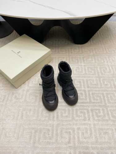出厂价 小众潮牌Brunello Cucinelli BC 2024ss秋冬松糕厚底袜筒短靴、马丁靴系列新品！ 强推 显高又显腿的绝绝子短靴 低调优雅的穿搭风格