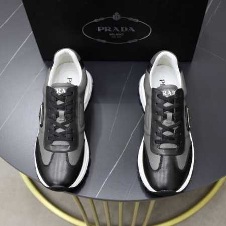 顶级原单 品牌：PRADA 普拉达 标准码：男码38 44 45可以定做 等级：官网同款 材料：原版牛皮 牛皮内里 原版组合双色耐磨柔软大底 款式类别：休闲运动 - 点击图像关闭