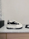 Chanel 小香 25ss早春新款 厚底 休闲鞋 小白鞋Vintage感满满，中古复刻款get啦～小白鞋适配春夏，黑白拼接就很Chanel。配合袜子就很复古学