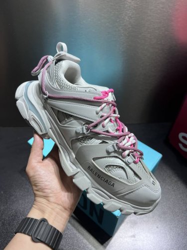 tra Sneaker 三代 户外概念复古老爹鞋 老牌大厂Vg版本出品 同步包装 原装大盒 细节精准对位官方 私模组合大底 从里到外 最大尺度还原官方Zp 尺码