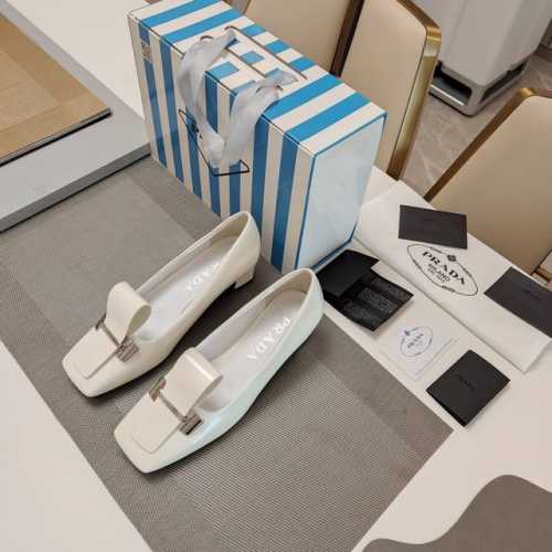 方头露舌皮饰金属扣头穆勒单鞋系列 顶级包装配套最高版本 PRADA 2025s普拉达春夏新品， 顶级版本 实力来袭！复古时尚普拉达公主糖果风格单鞋，少女必备 制