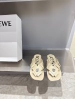 2025 最新罗意威Loewe Ss夏季限定拖鞋 上脚真的太美了 强烈推荐 明星博主同款 面料 进口羊皮 里料:进口羊皮 大底:真皮注塑底 码数:35-39 4