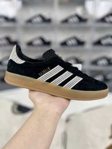 260 Adidas Originals Gazelle Indoor 舒适 防滑耐磨 低帮 板鞋 男女款 黑色 德训鞋 Adidas Gazelle 复古运动