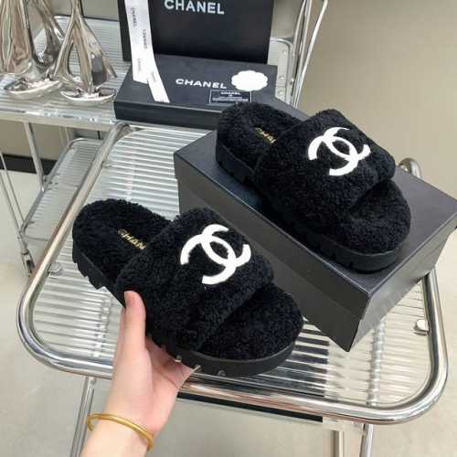 出厂价 CHANE*小香 24 新款毛毛拖鞋真的太可爱啦 柔软蓬松的毛毛 舒服暖脚！ 秋冬搭配子休闲又慵懒 上脚真的好看又时髦！美腻美爆了！ 进口羊毛 手感细腻