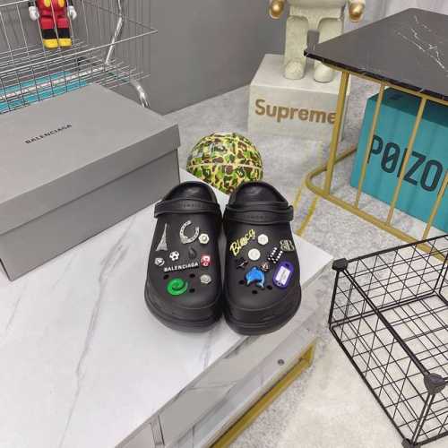 出厂 作弊增高神器 巴黎世家 Crocs厚底拖鞋 2025新款 智多星Crocs 花式Diy洞洞拖鞋 猫咪扣爱心扣都好可爱 增高作弊神器 我先替你们穿了 很轻便
